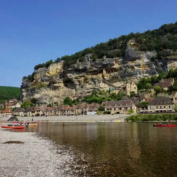 Canoeing on the Dordogne river