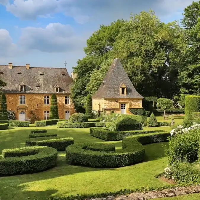 Les Jardins du Manoir d'Eyrignac (The Gardens of Eyrignac Manor)